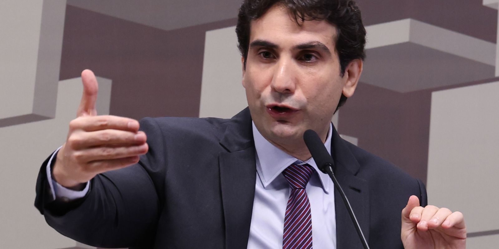 Galípolo descreve ação do Master que chamou atenção do Banco Central