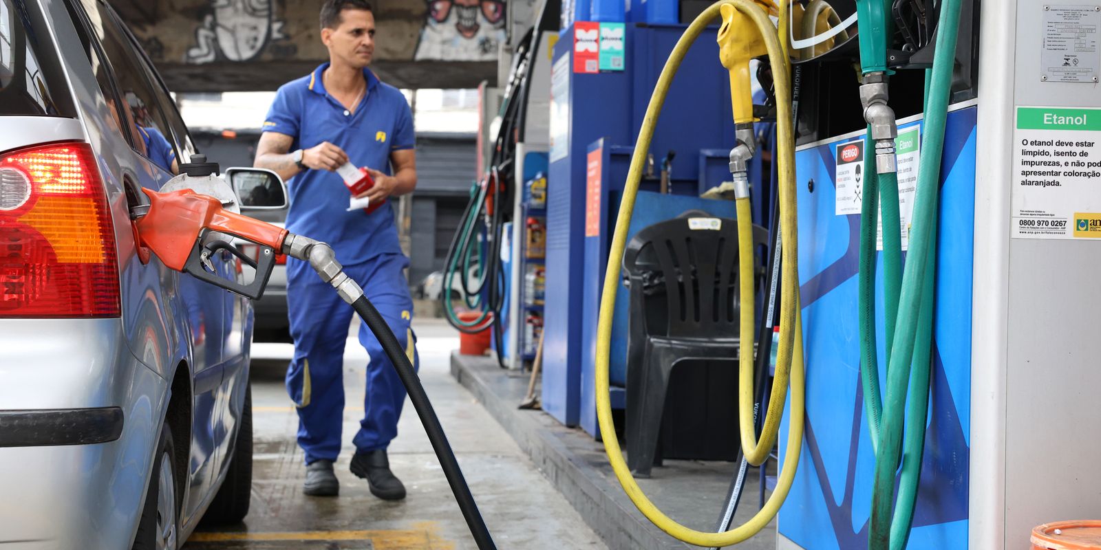 Governo fixa subvenção da gasolina em R$ 0,44 por litro