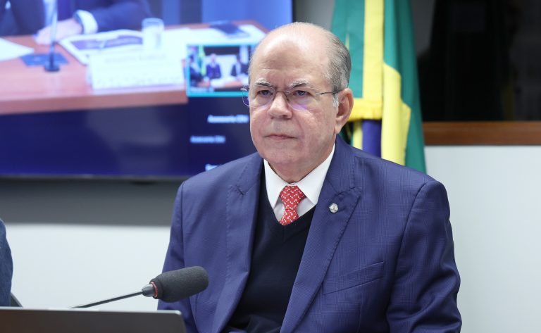 Comissão aprova projeto que determina monitoração eletrônica de condenados por estupro de vulnerável