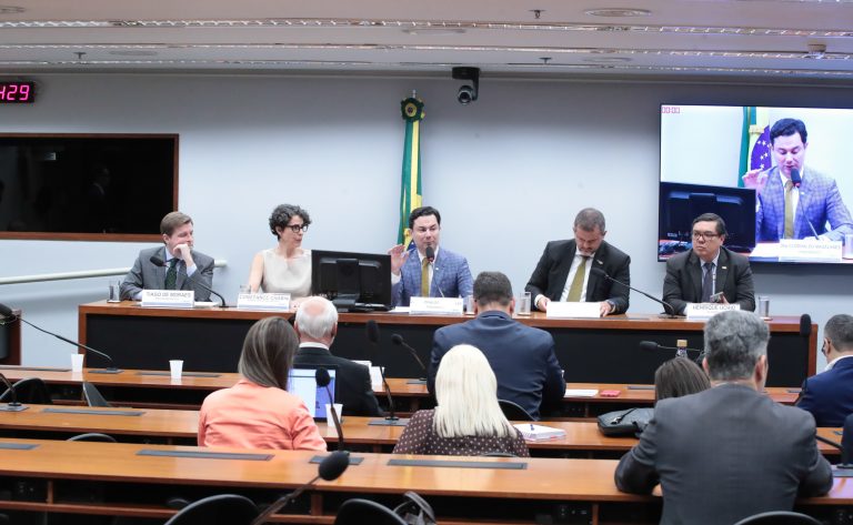 Debatedores defendem manutenção do prazo de 20 anos para patentes de remédios